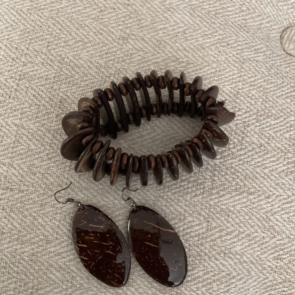 Handmade  brown coconut shell bracelet and ear rings set